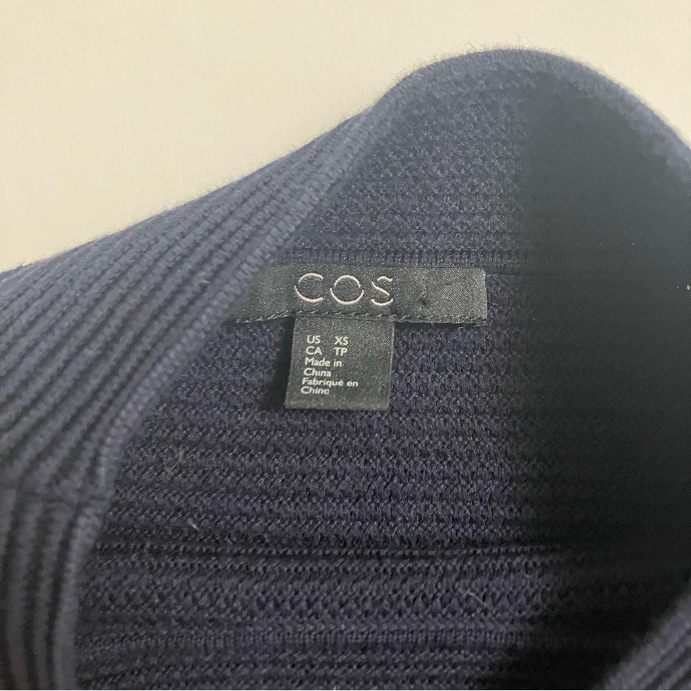 COS textured long sleeve top - Picture 3 of 6